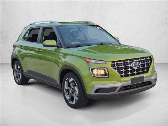 Used 2024 Hyundai Venue SEL FWD image 3