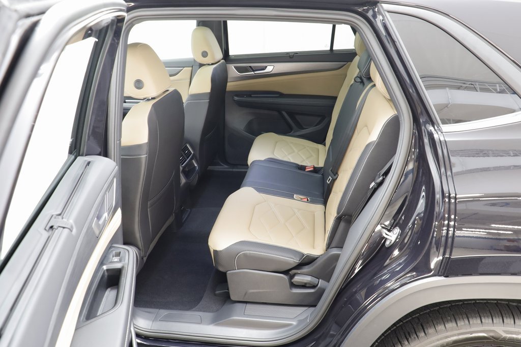 New 2026 Volkswagen Atlas Cross Sport SE image 13