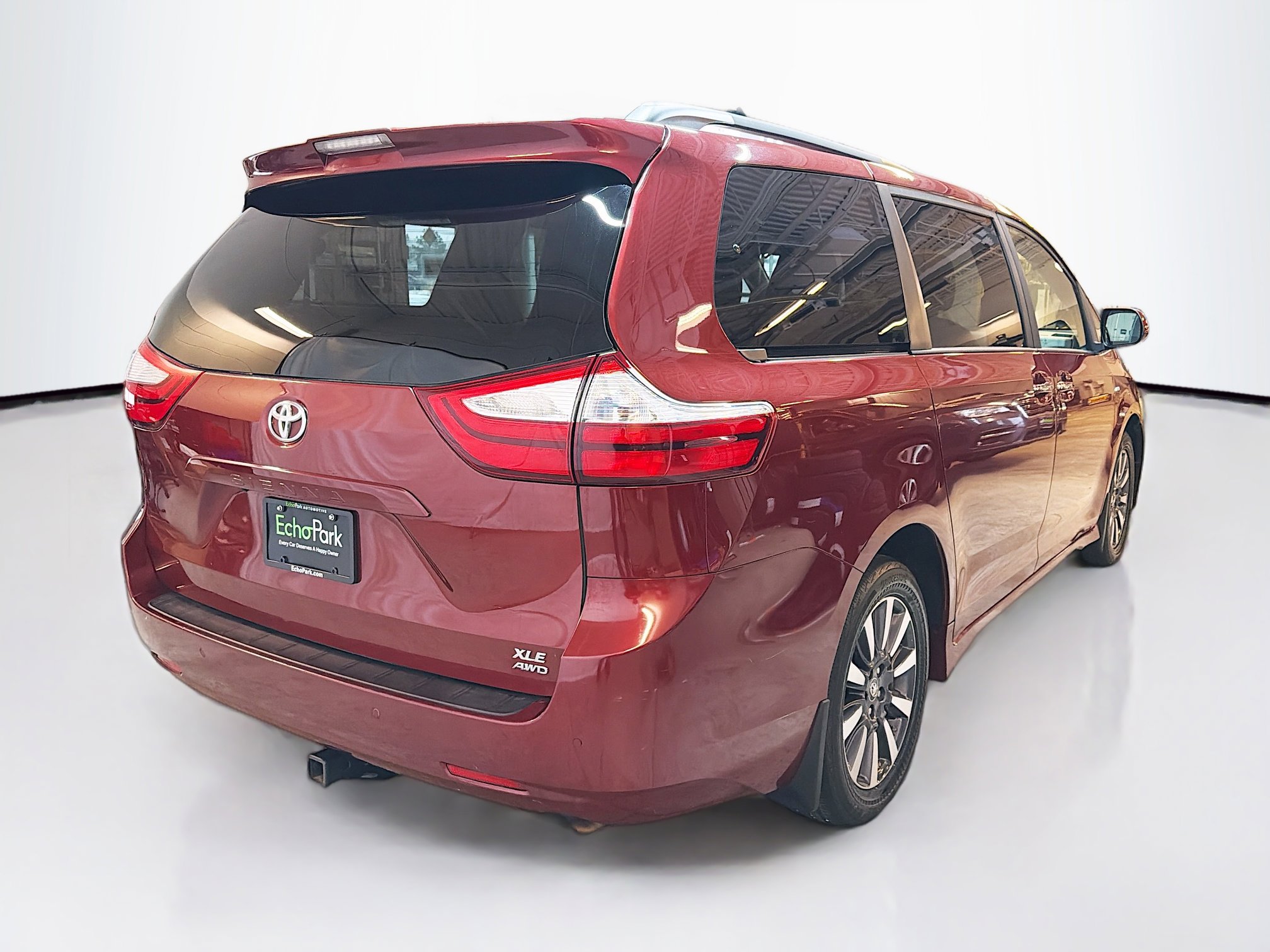 Used 2019 Toyota Sienna XLE image 9