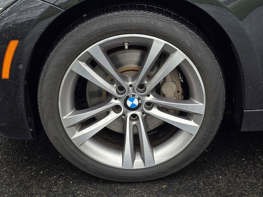 Used 2017 BMW 340i xDrive Sedan AWD/4WD image 10