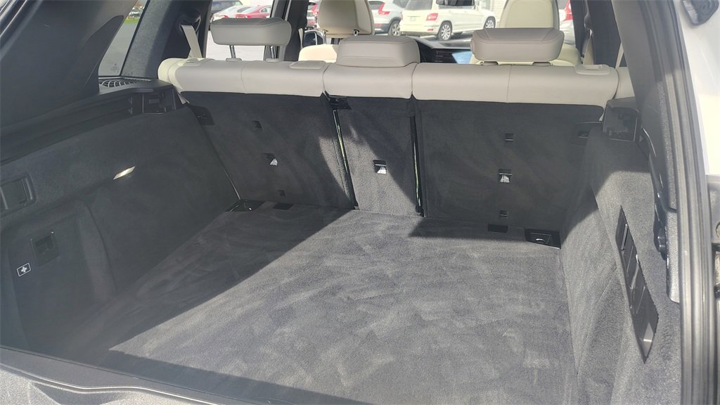 Used 2021 BMW X5 M50i image 37