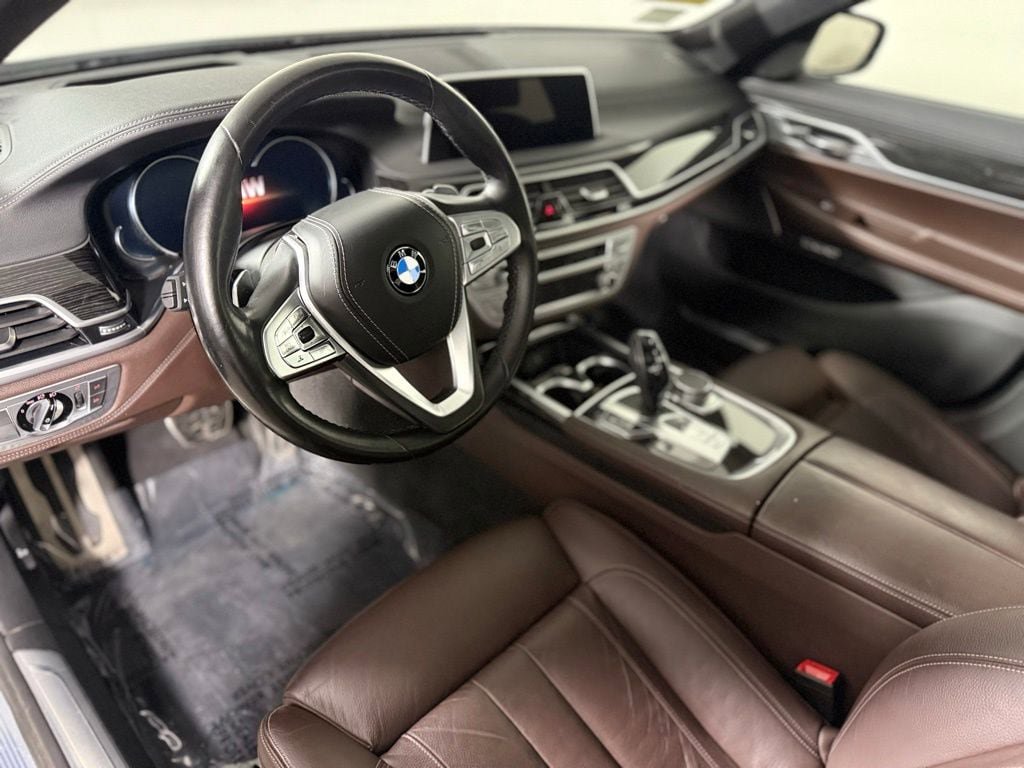 Used 2018 BMW 750i xDrive AWD/4WD image 16
