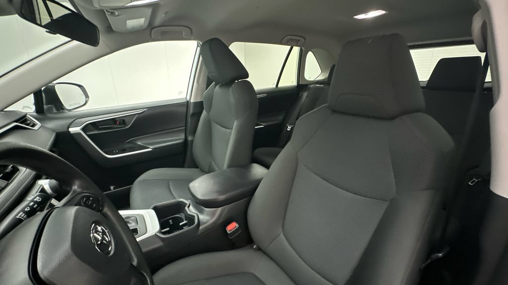Certified 2025 Toyota RAV4 LE AWD/4WD image 9