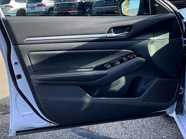 Certified 2024 Nissan Altima 2.0 SR image 9