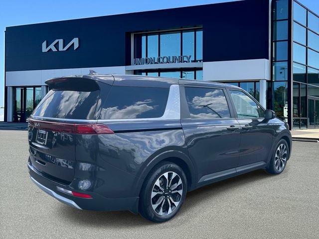 Used 2024 Kia Carnival EX FWD image 10