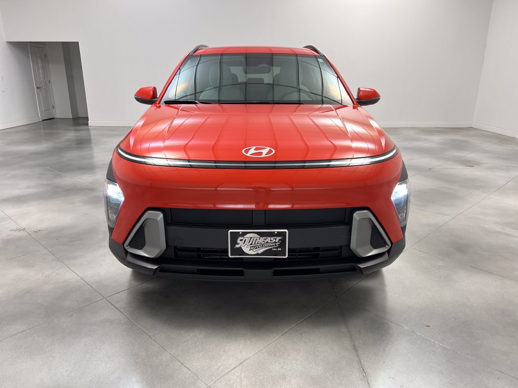 Used 2024 Hyundai Kona SEL AWD/4WD image 3