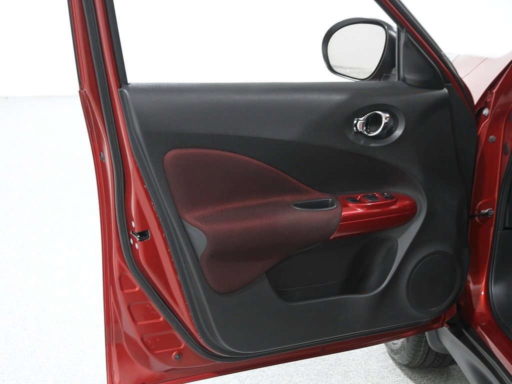 Used 2014 Nissan Juke SV image 4