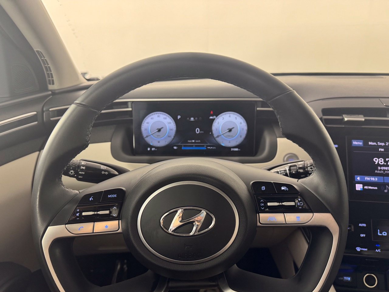 Used 2023 Hyundai Tucson SEL w/ Convenience Package AWD/4WD image 17