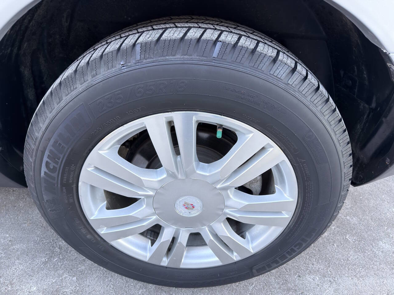 Used 2010 Cadillac SRX Luxury image 8