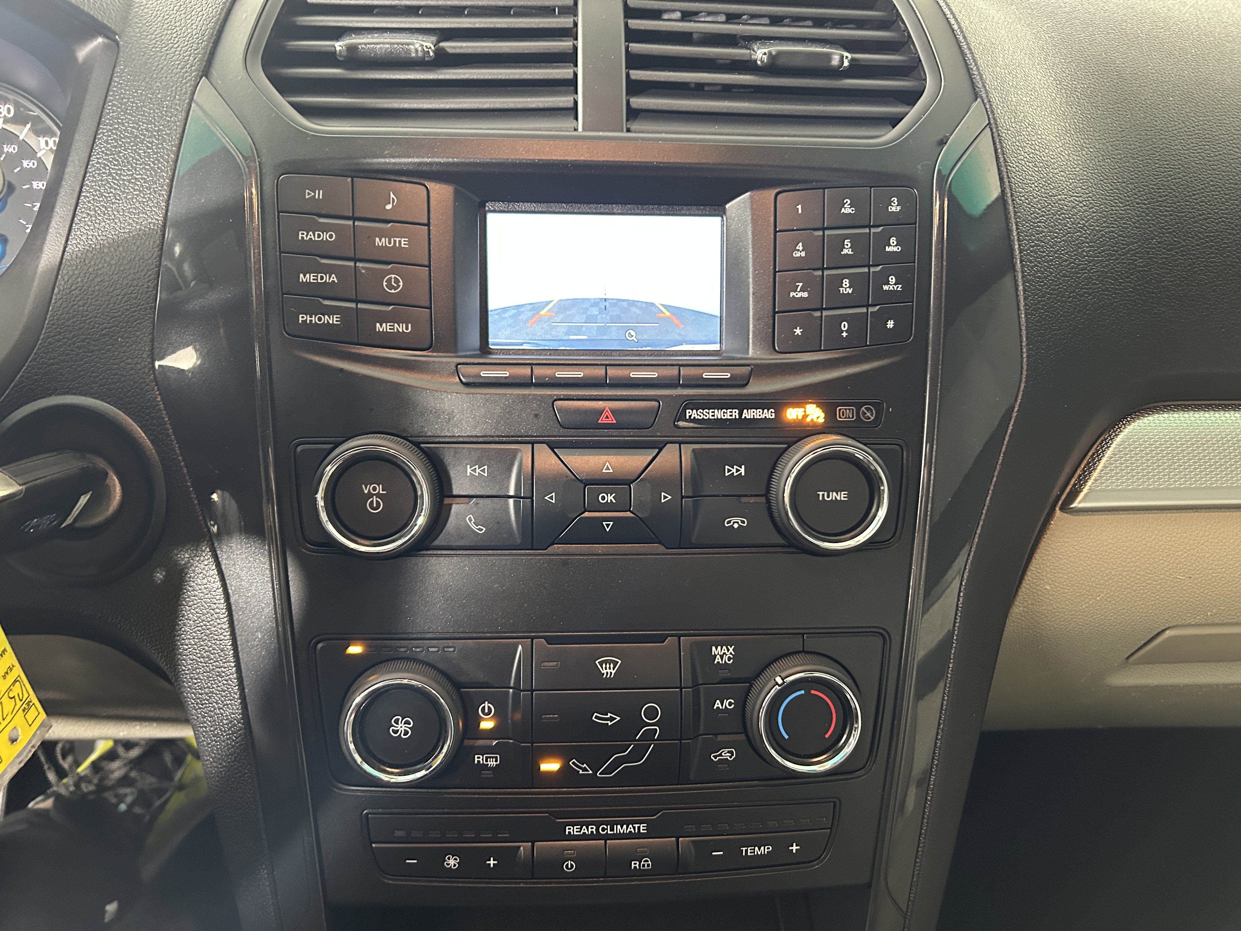 Used 2018 Ford Explorer 4WD image 21