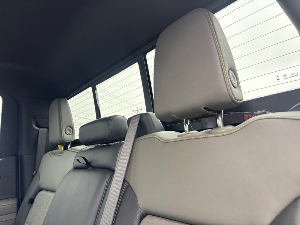 Certified 2025 Chevrolet Silverado 1500 ZR2 w/ Technology Package AWD/4WD image 31