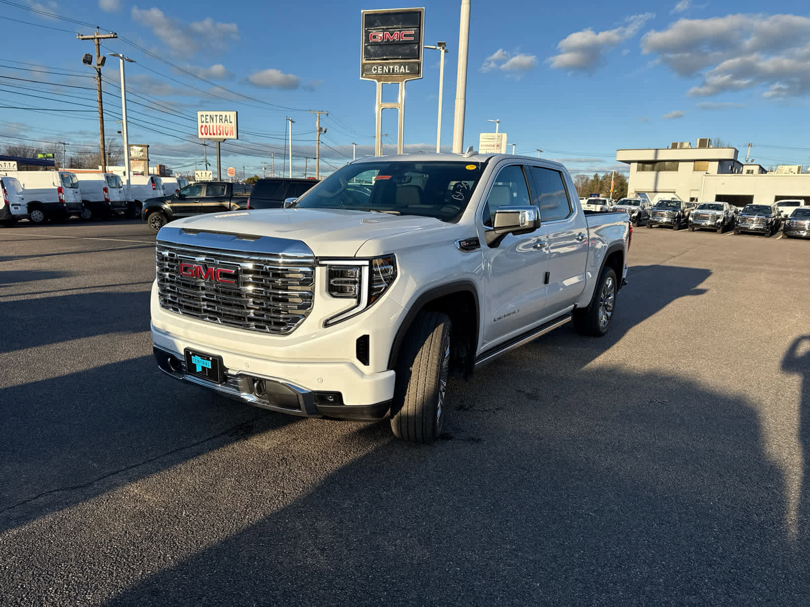 New 2026 GMC Sierra 1500 Denali w/ Denali Reserve Package image 3