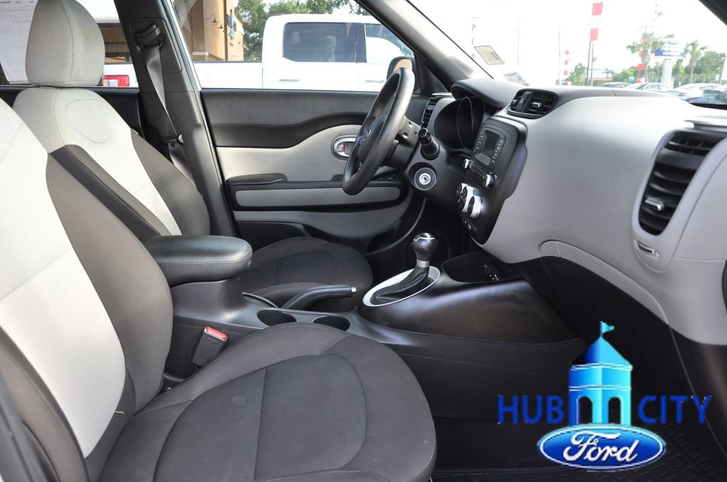 Used 2016 Kia Soul FWD image 16