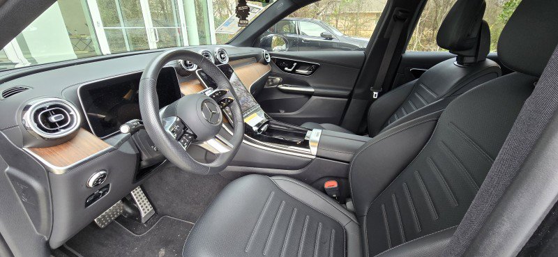 Used 2025 Mercedes-Benz GLC 300 4MATIC image 13