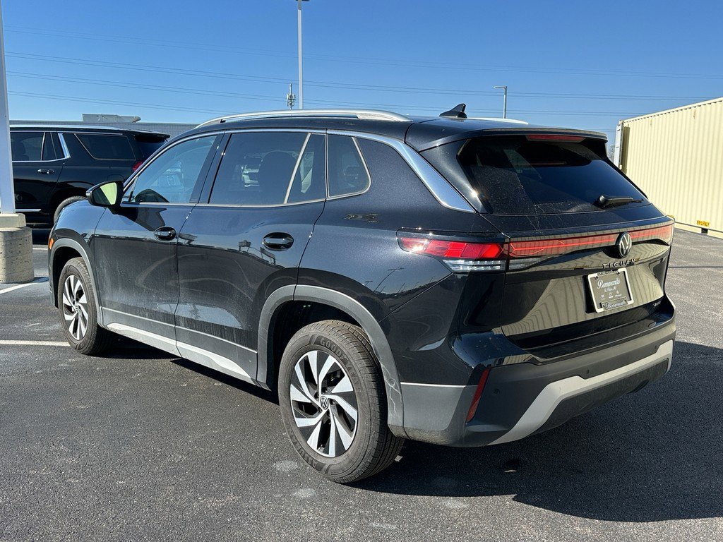 Used 2025 Volkswagen Tiguan S image 8