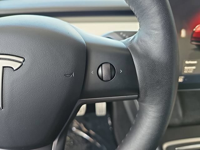 Used 2022 Tesla Model Y Performance AWD/4WD image 17