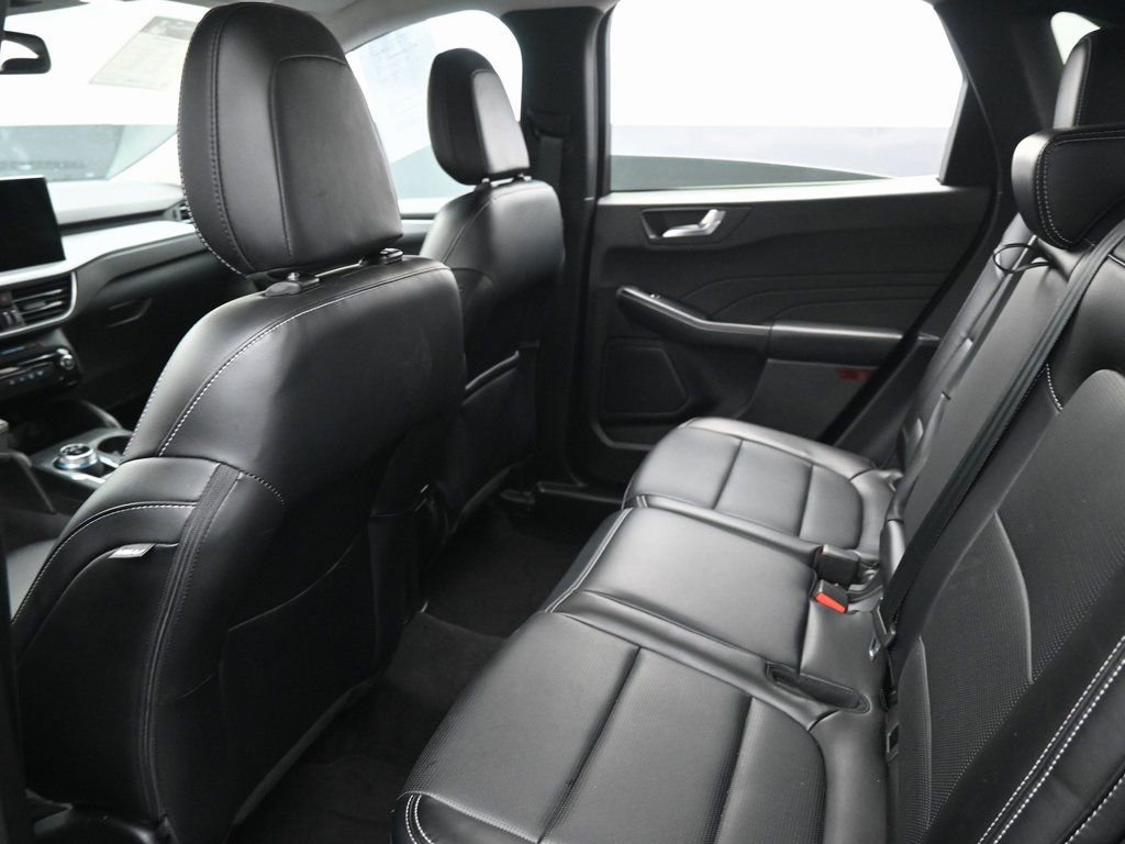 Used 2025 Ford Escape Platinum image 29