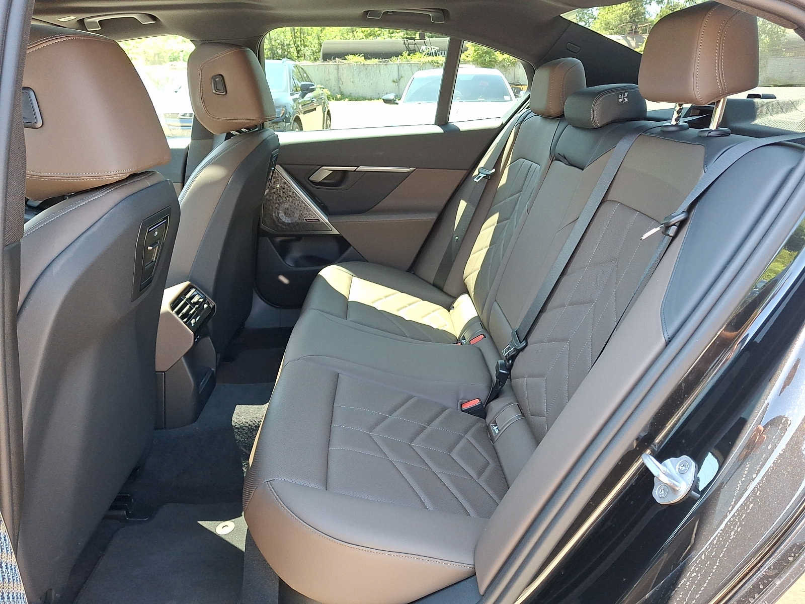 Used 2024 BMW i5 M60 w/ Premium Package AWD/4WD image 8