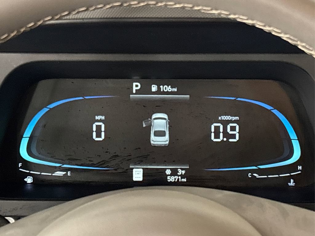 Certified 2025 Hyundai Elantra Sport image 13