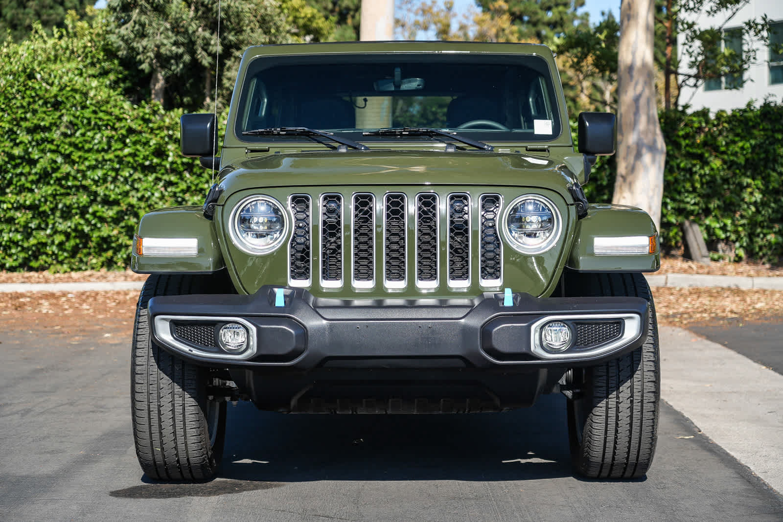 Used 2023 Jeep Wrangler Unlimited Sahara w/ Cold Weather Group AWD/4WD image 4