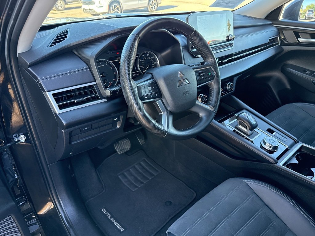 Used 2024 Mitsubishi Outlander SE image 20