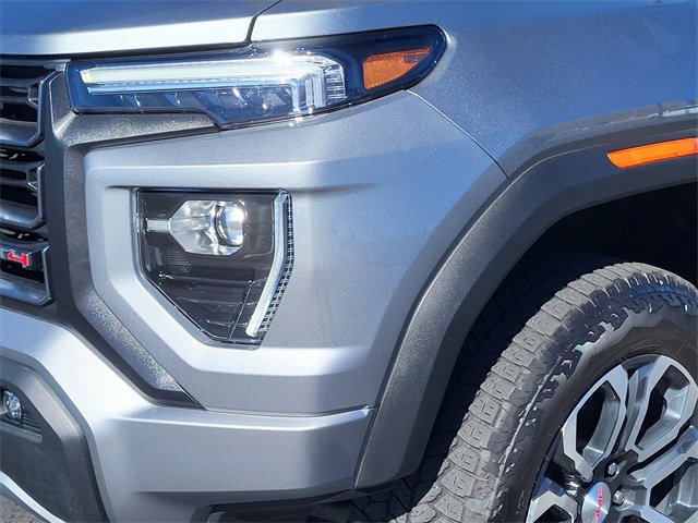 Used 2023 GMC Canyon AT4 w/ AT4 Premium Package image 8