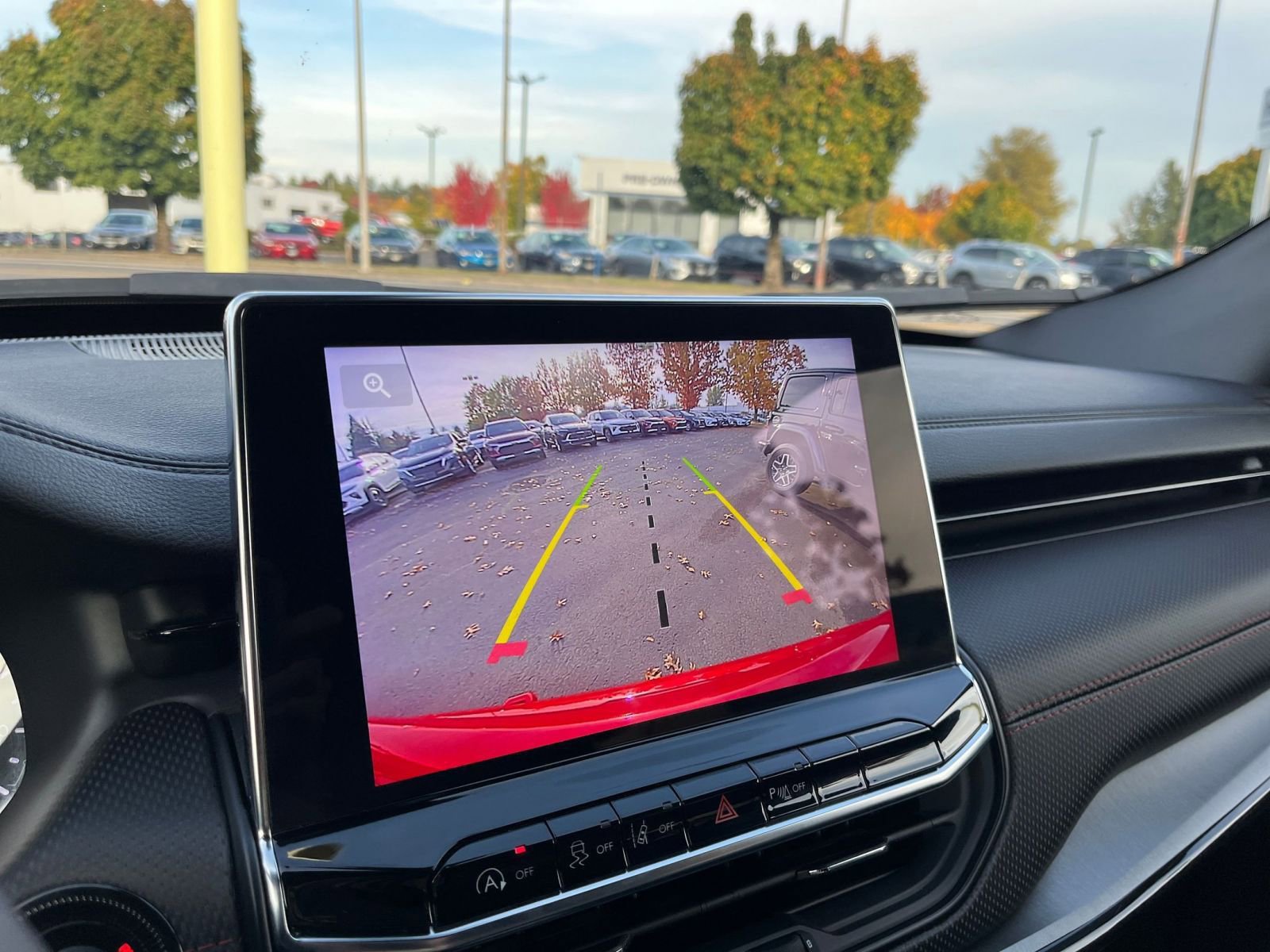 Used 2025 Jeep Compass Trailhawk image 18