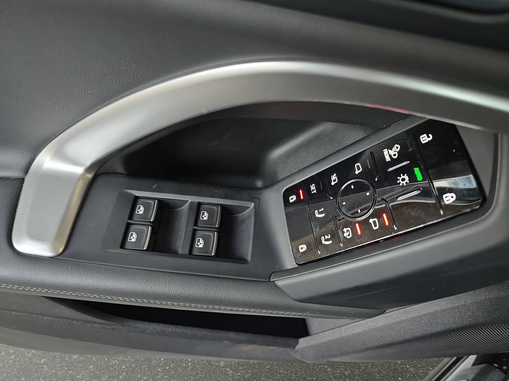 Used 2025 Audi Q5 Prestige AWD/4WD image 28