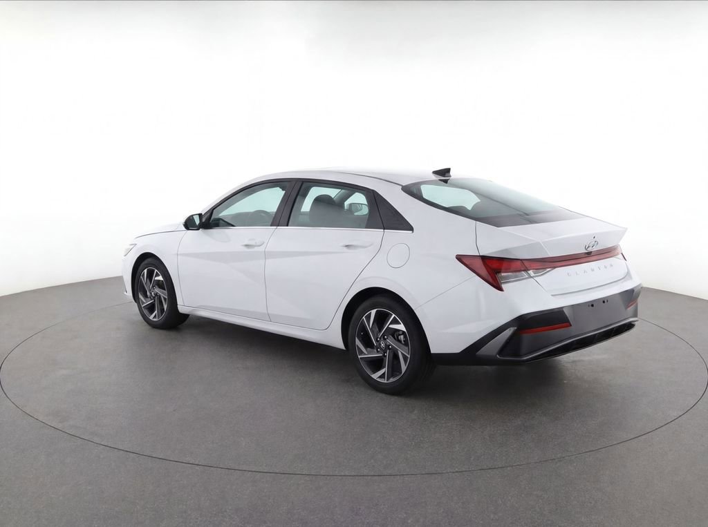 New 2026 Hyundai Elantra Limited FWD image 3