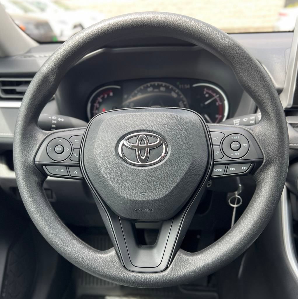New 2025 Toyota RAV4 LE image 30