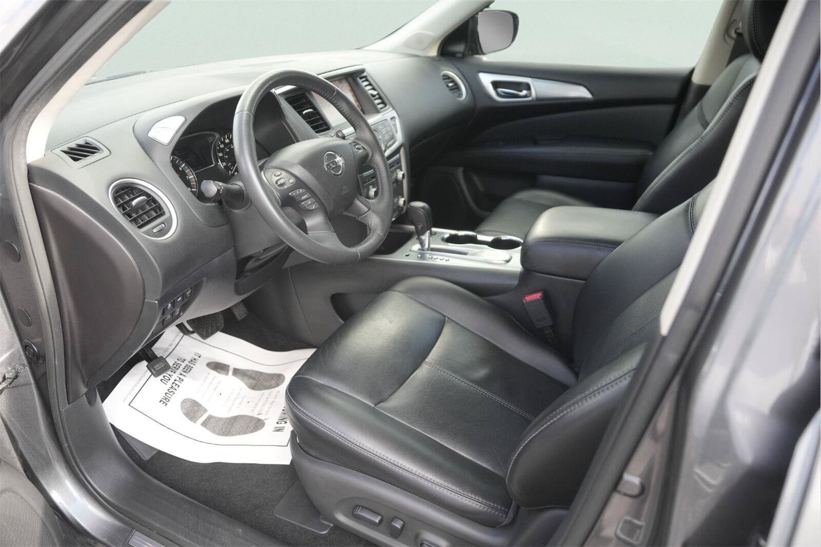 Used 2017 Nissan Pathfinder SL w/ SL Premium Package FWD image 8