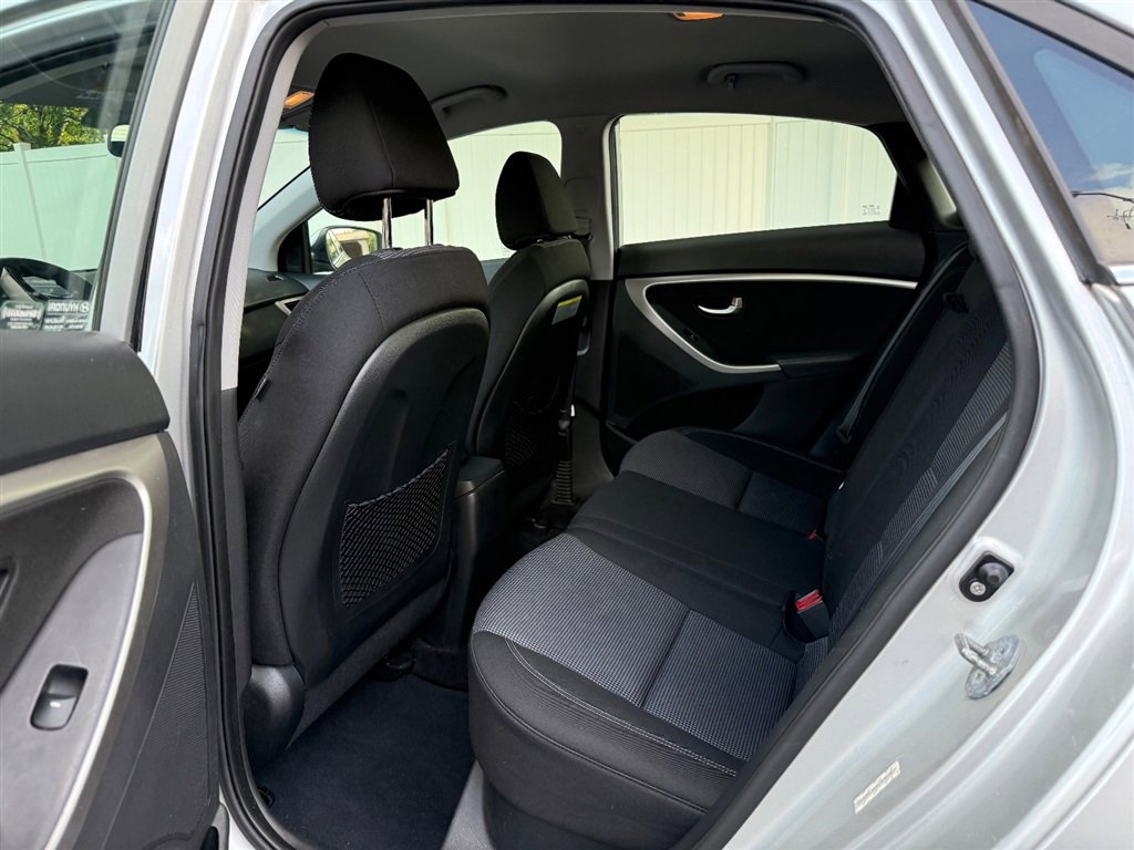 Used 2014 Hyundai Elantra GT FWD image 12