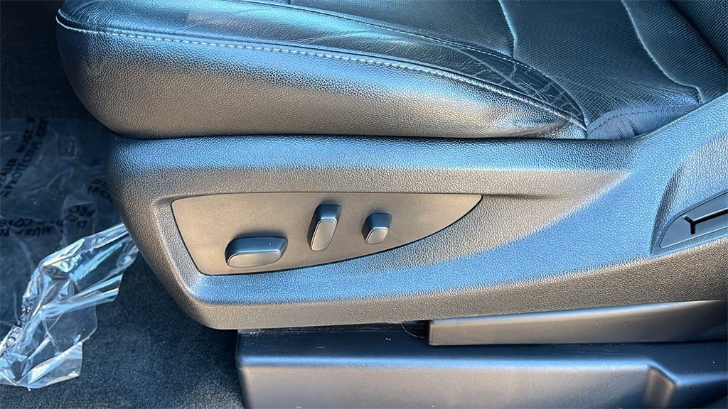 Used 2018 Chevrolet Suburban Premier image 9