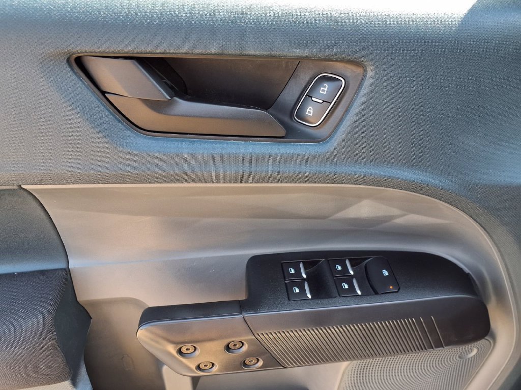 Used 2024 Ford Maverick XL AWD/4WD image 23
