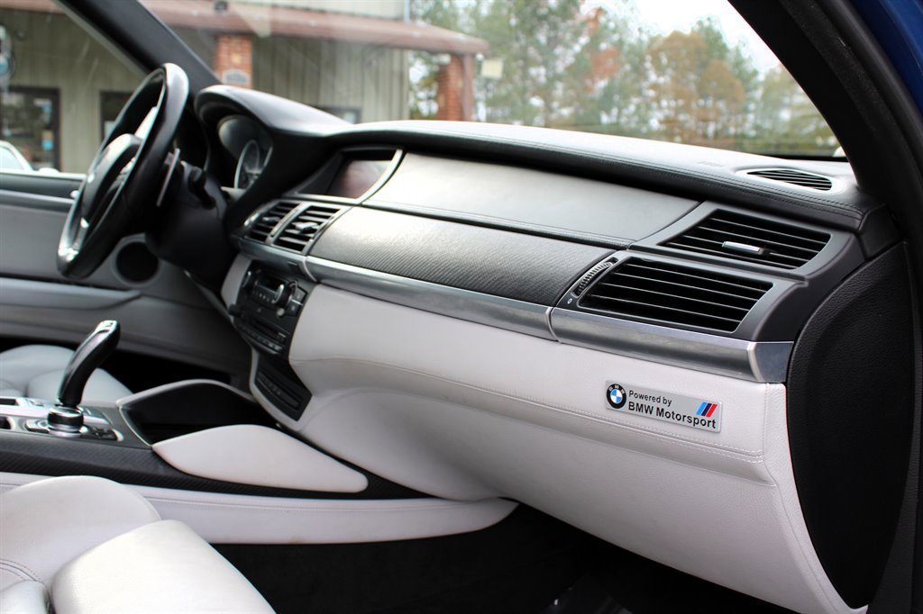 Used 2010 BMW X5 M image 18