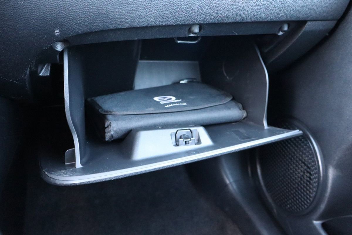 Used 2012 MAZDA MAZDA2 Touring image 37