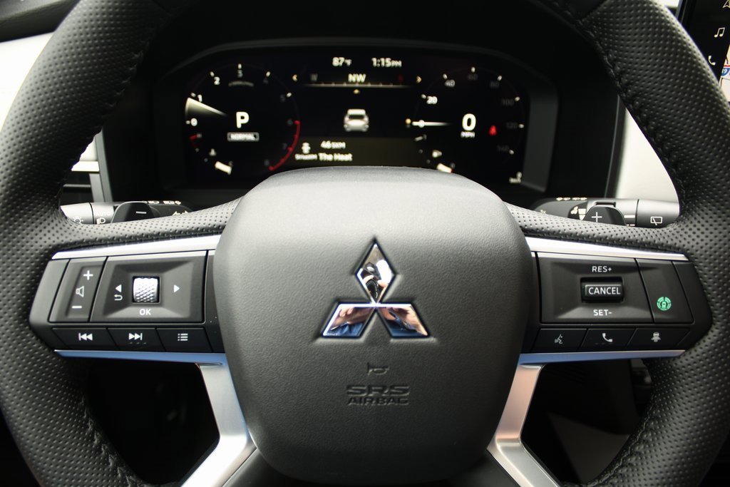 New 2025 Mitsubishi Outlander SE image 15