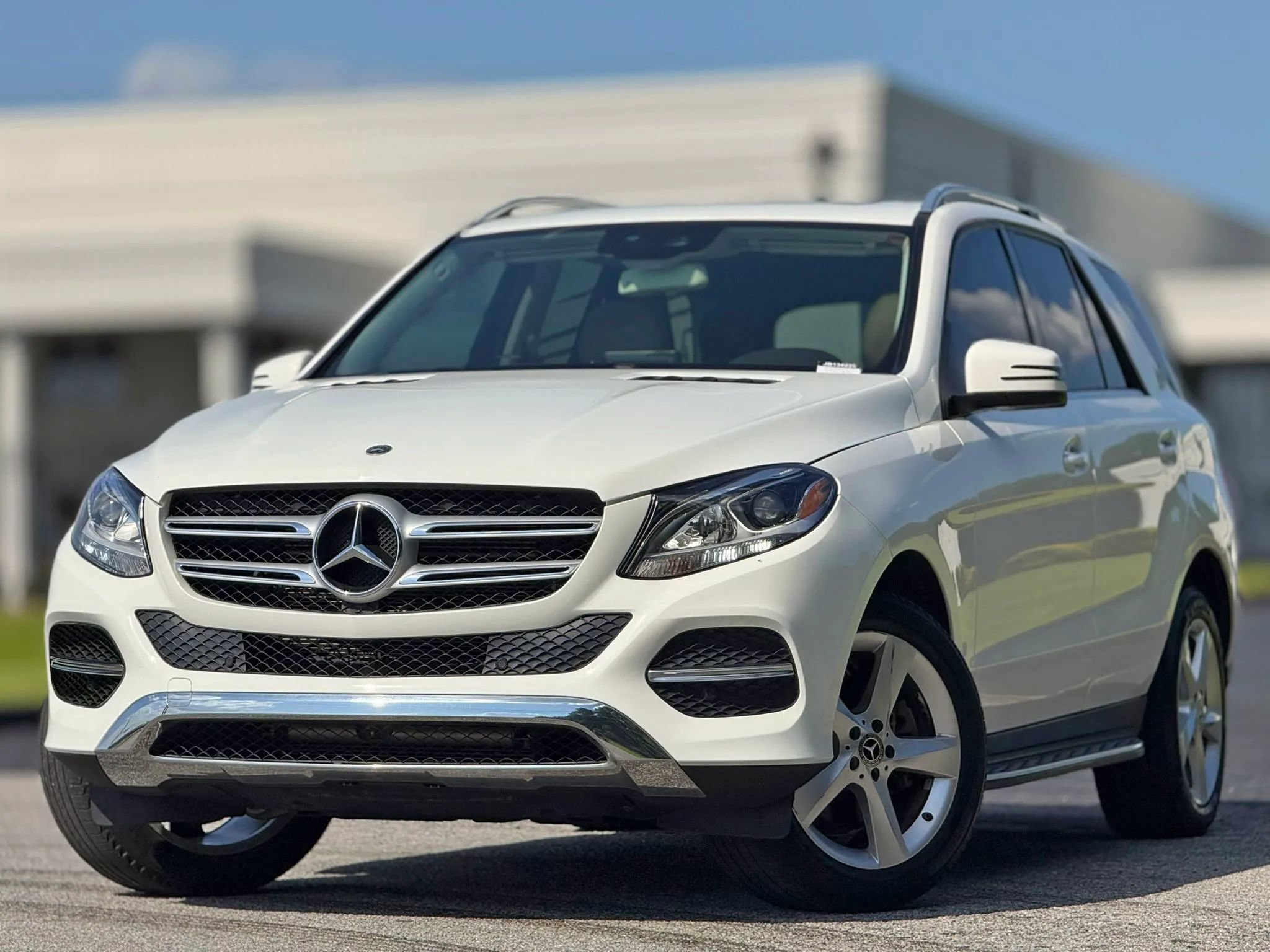 Used 2018 Mercedes-Benz GLE 350 image 2