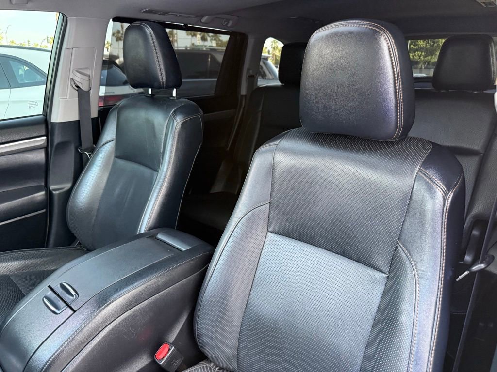Used 2019 Toyota Highlander Limited AWD/4WD image 8