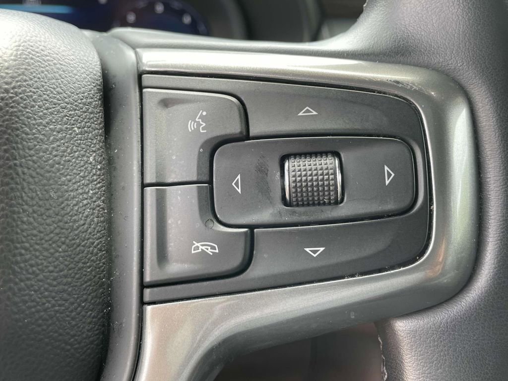 Used 2023 Chevrolet Suburban LT image 21