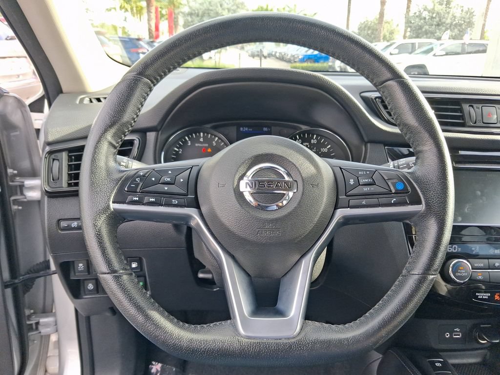 Used 2019 Nissan Rogue SL FWD image 17