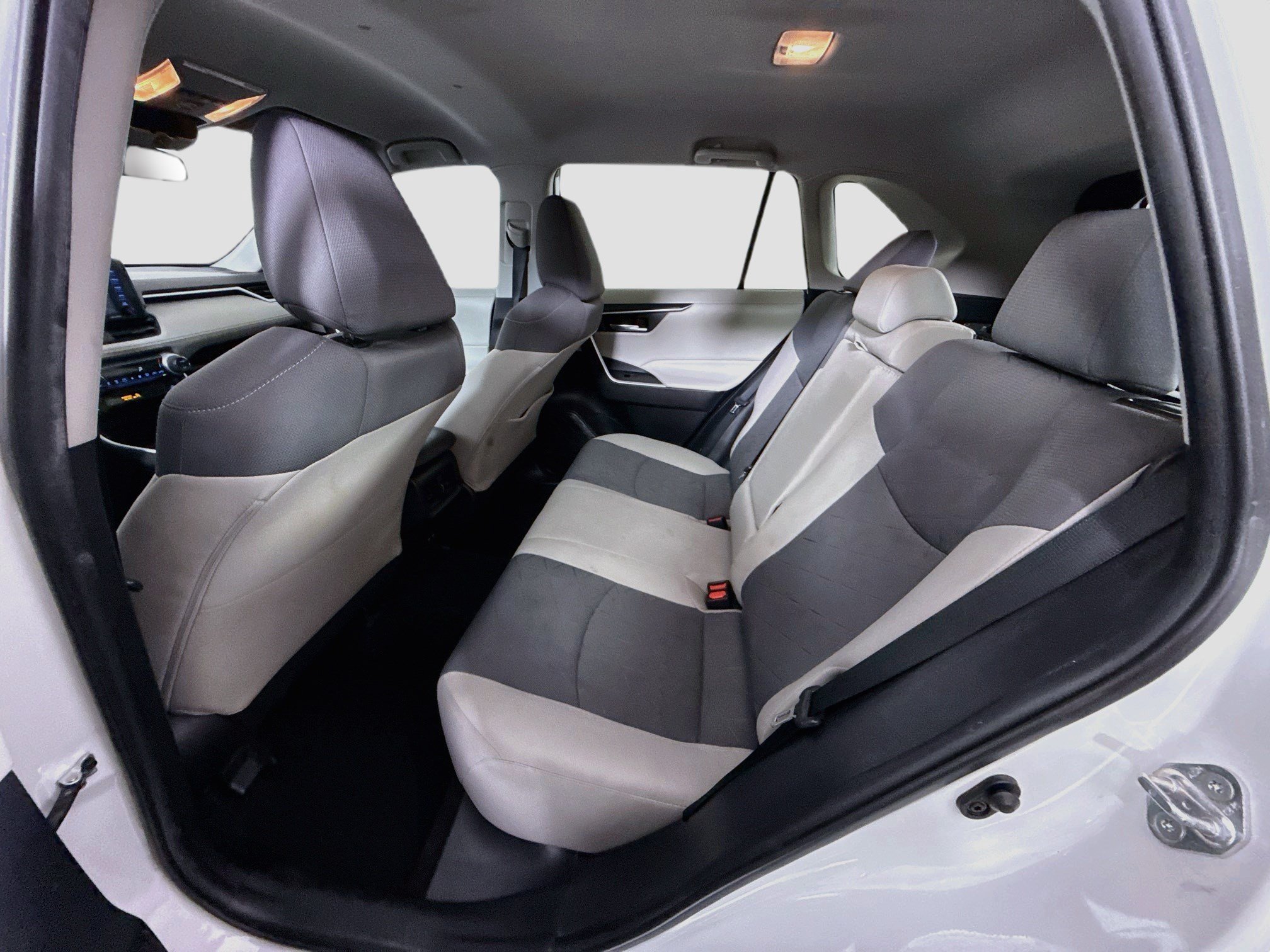 Used 2020 Toyota RAV4 XLE w/ Carpet Mat Package AWD/4WD image 25