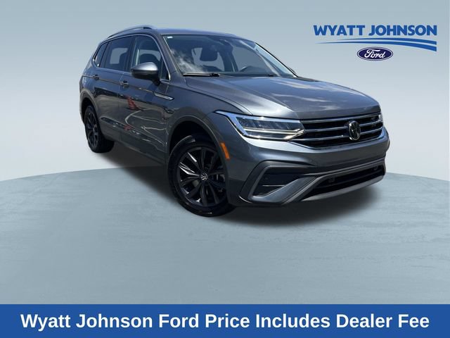 Used 2024 Volkswagen Tiguan SE FWD image 1