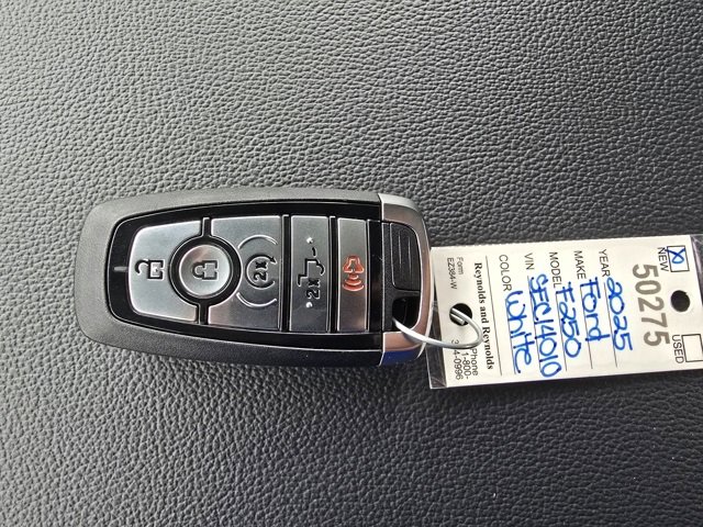 New 2025 Ford F250 XLT w/ Black Appearance Package image 30