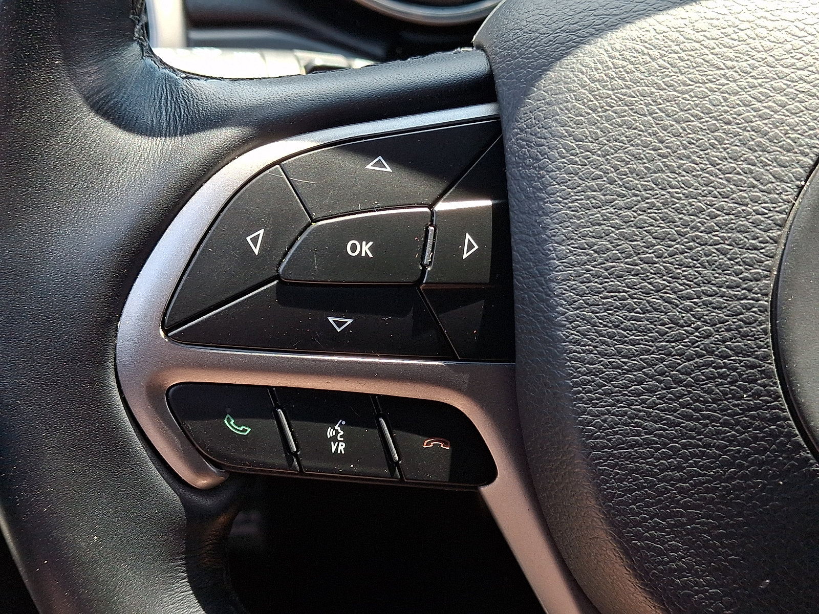 Used 2022 Jeep Grand Cherokee Laredo X AWD/4WD image 26