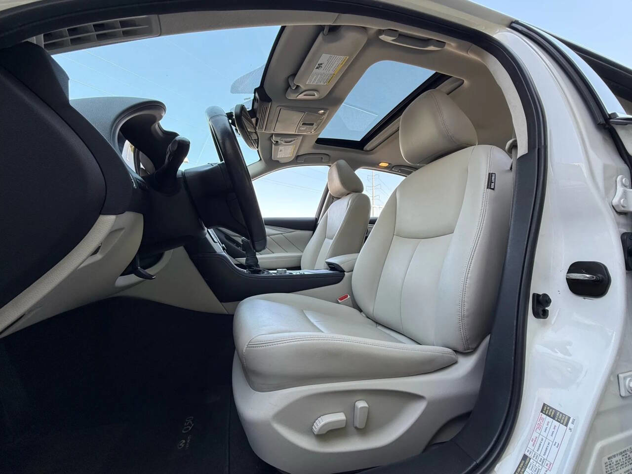 Used 2021 INFINITI Q50 Luxe w/ Cargo Package image 18