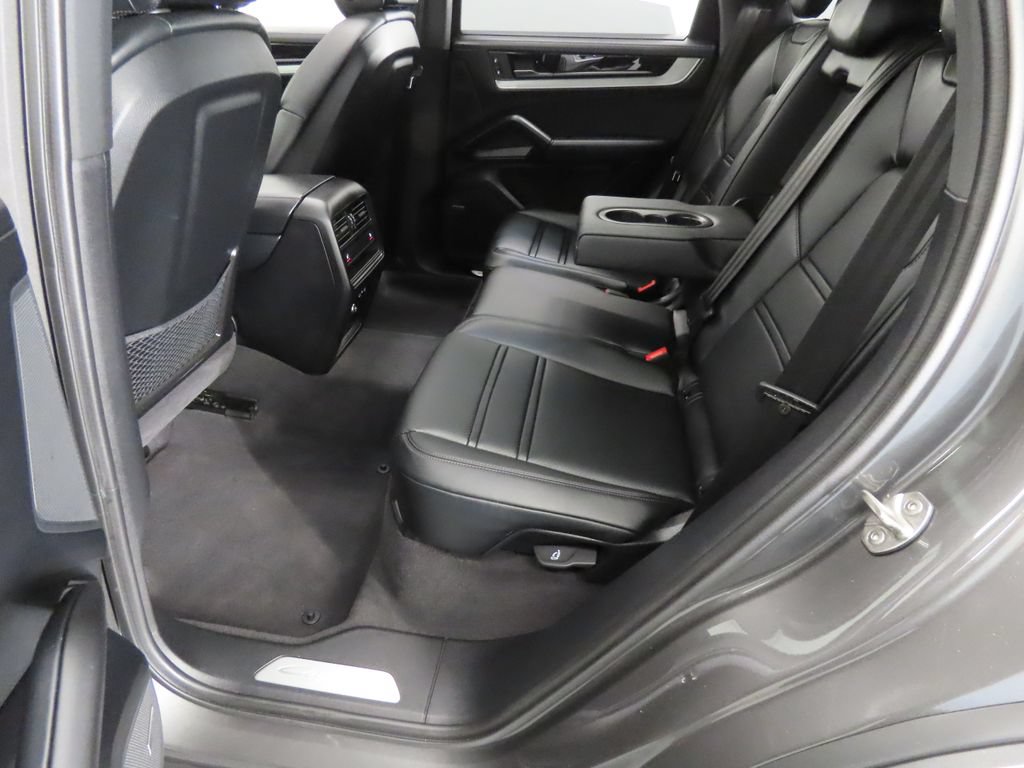 Certified 2026 Porsche Cayenne S AWD/4WD image 44