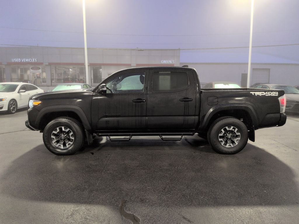 Used 2023 Toyota Tacoma TRD Off-Road w/ Technology Package AWD/4WD image 2