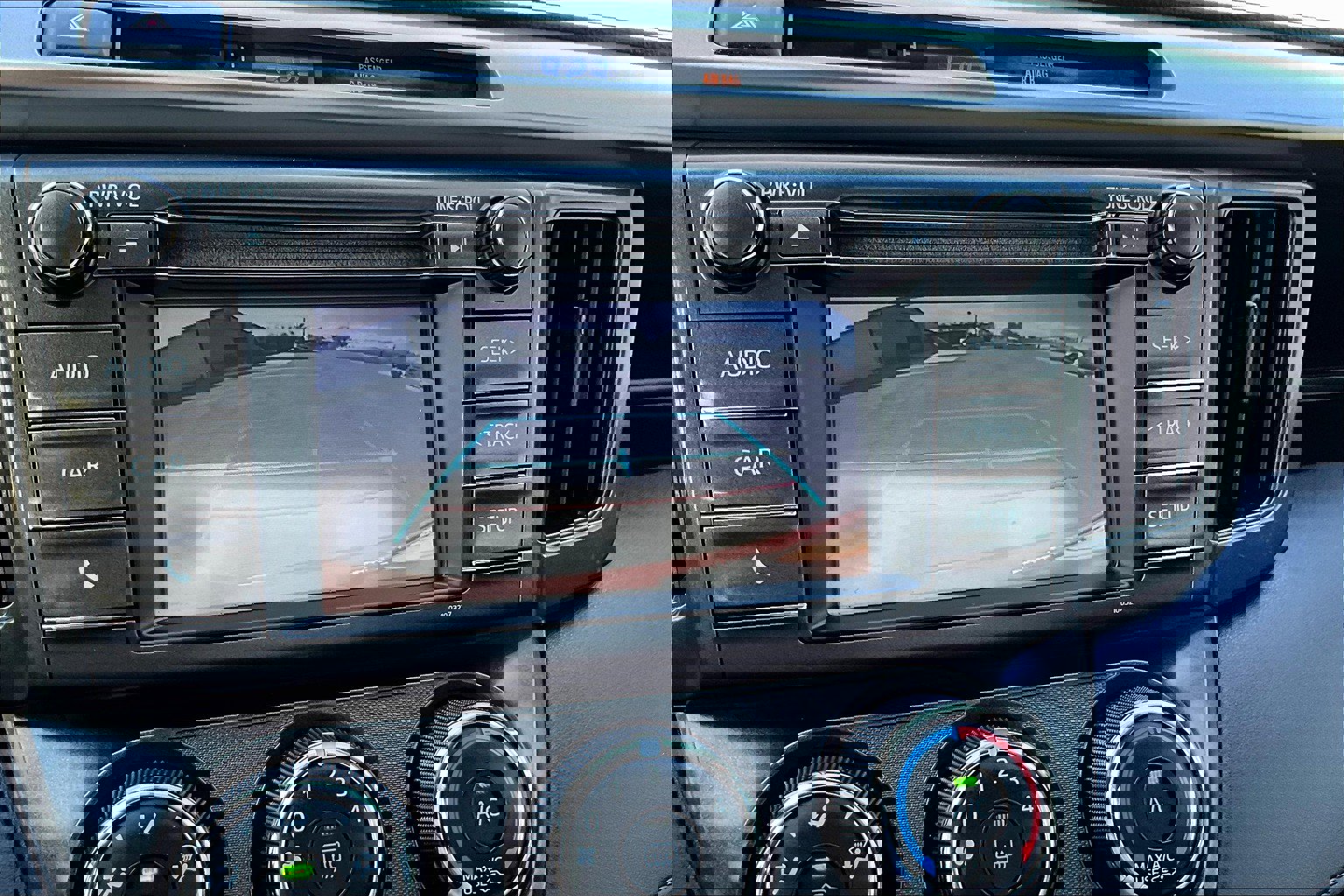 Used 2015 Toyota RAV4 LE image 21