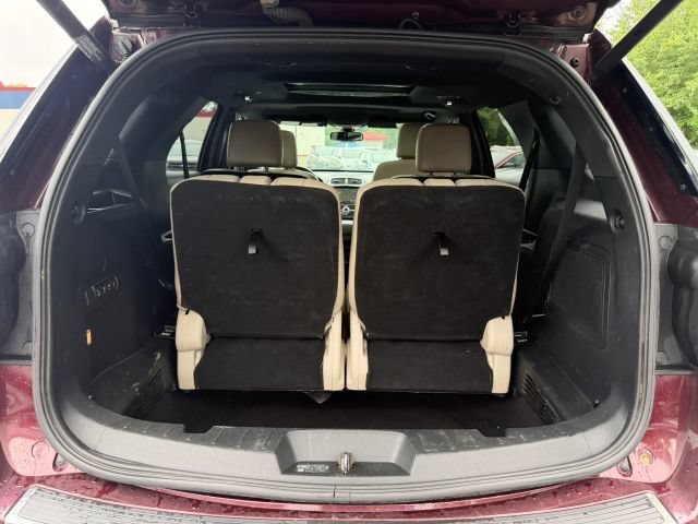Used 2018 Ford Explorer Limited w/ Equipment Group 301A AWD/4WD image 13